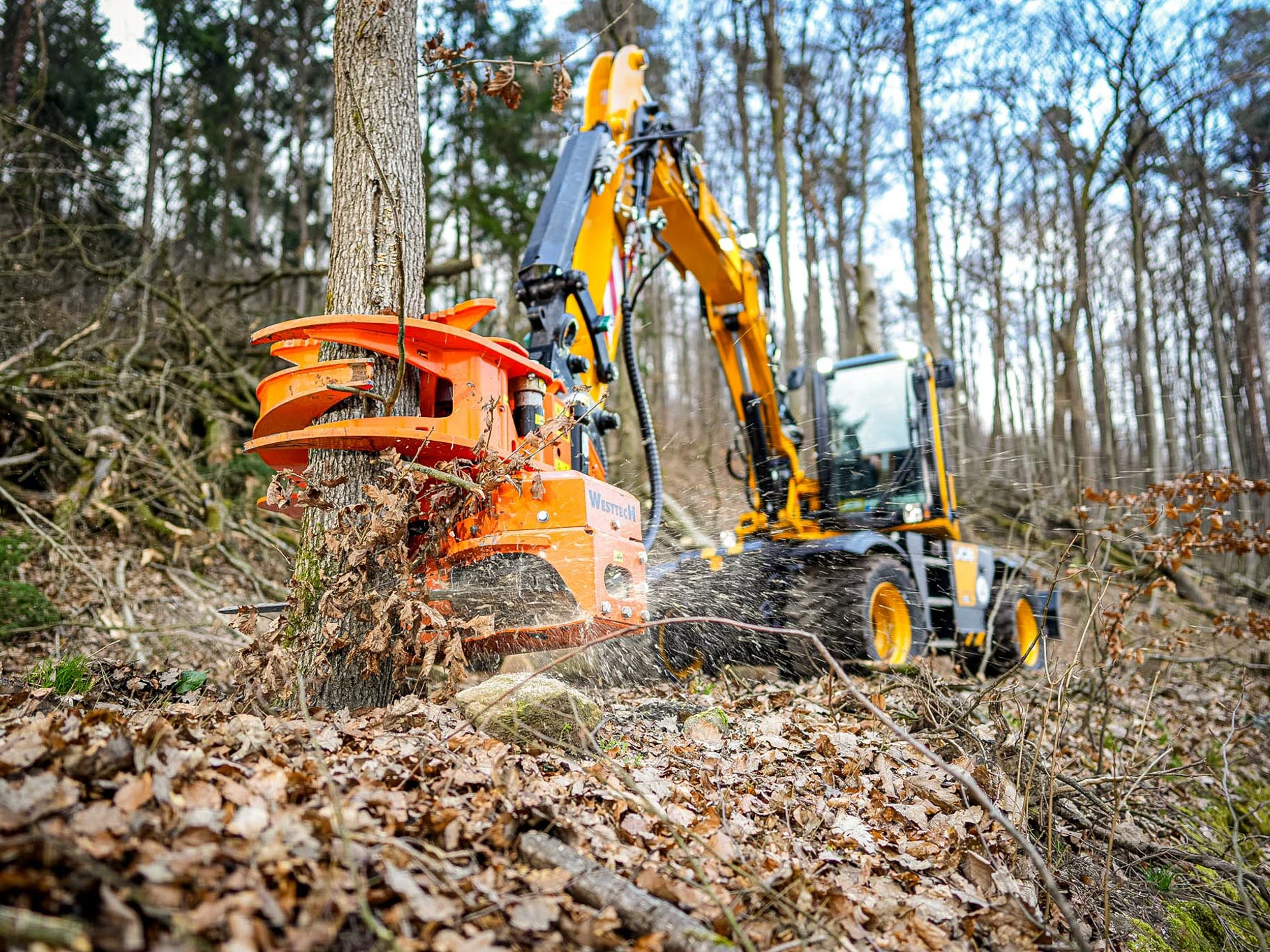 Compact Grapple Saws