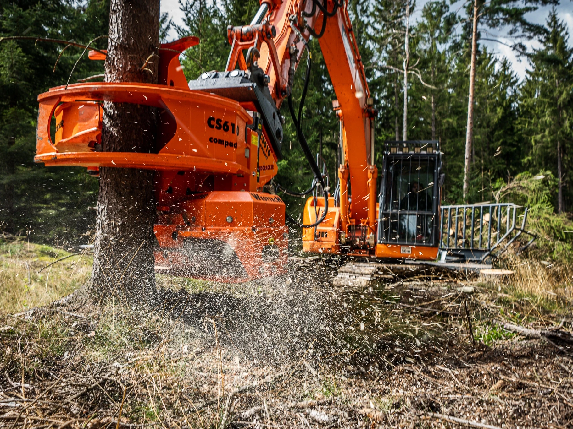 Compact Grapple Saws